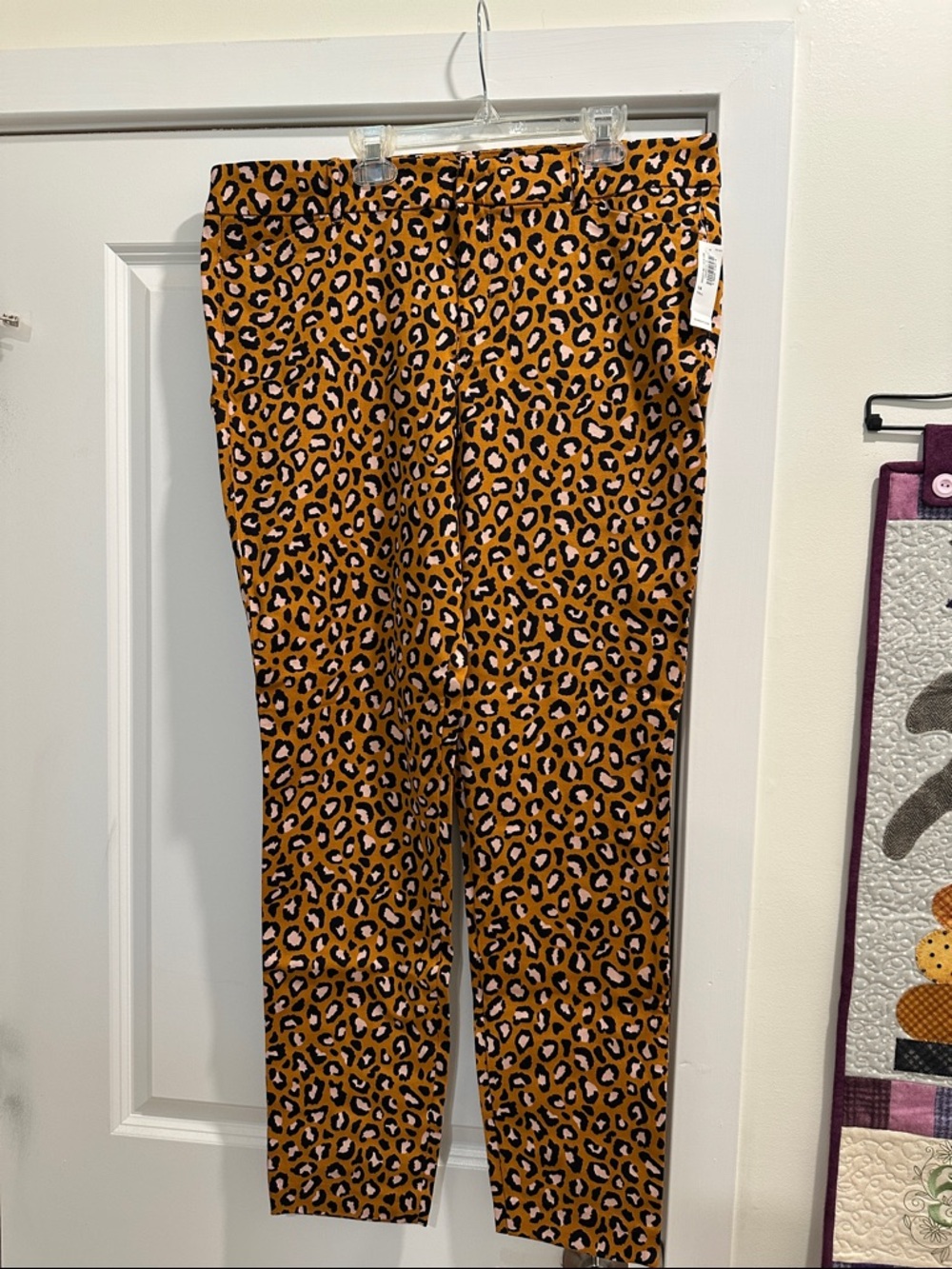 Old Navy Mustard Leopard Print Pixie Ankle Pants NWT size 14T